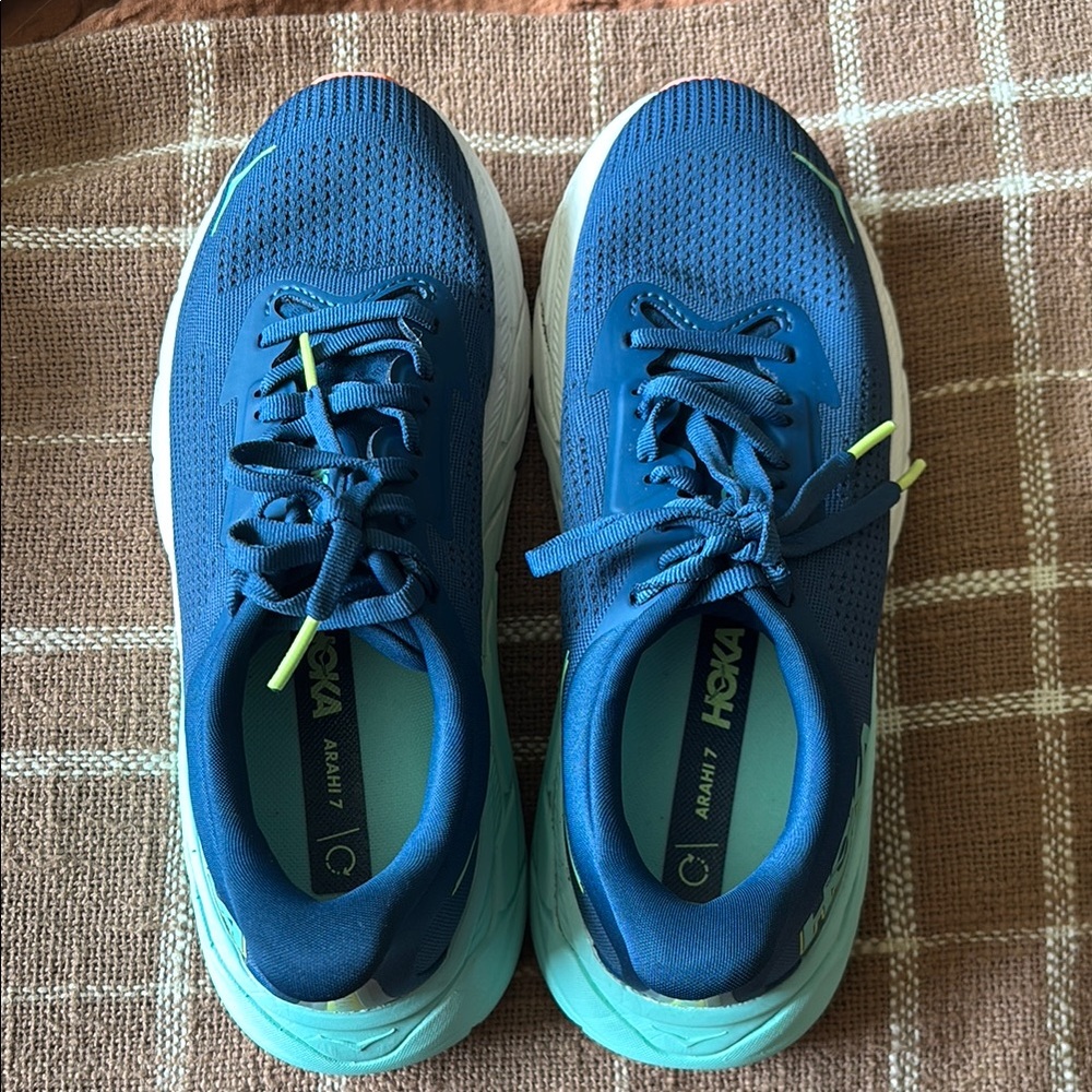 Hoka - Arahi 7